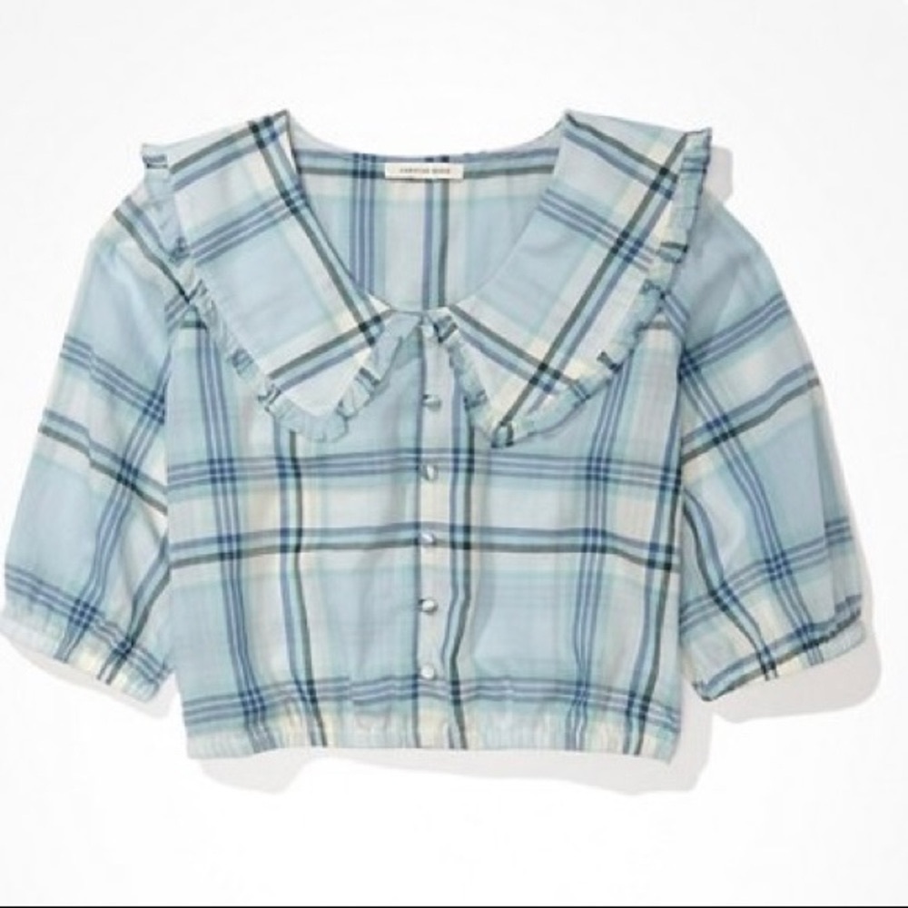 American Eagle blue plaid button up cotton top with exaggerated Peter Pan collar